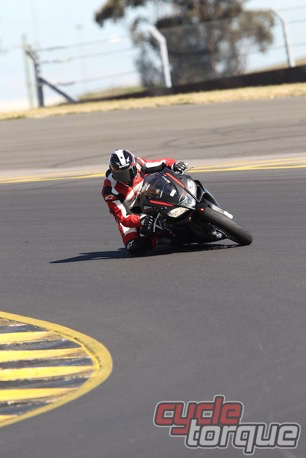 Aprilia RSV4 RR 2015 sportsbike motorcycle track day
