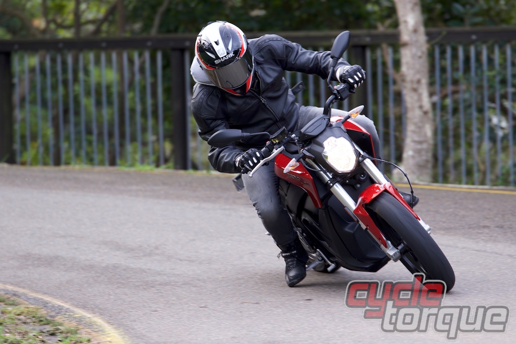 zero SR electric motorcycle nakedbike lithium ion battery 250km range instant torque